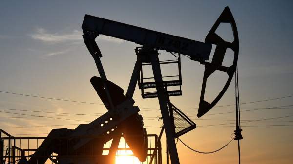Цена нефти марки Brent подскочила на 5% и находится у отметки в 103 доллара за баррель
